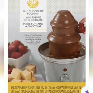 Wilton Chocolate Fountain with Silver Base